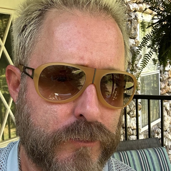 TOD’s Camel/Brown driving Sunglasses with Case - Picture 7 of 10